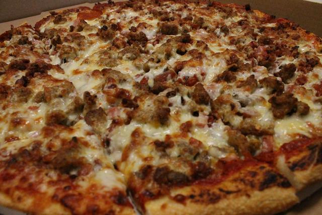 Your Go-To Restaurant for Pizza and More in Fort Myers photo 1 of 2